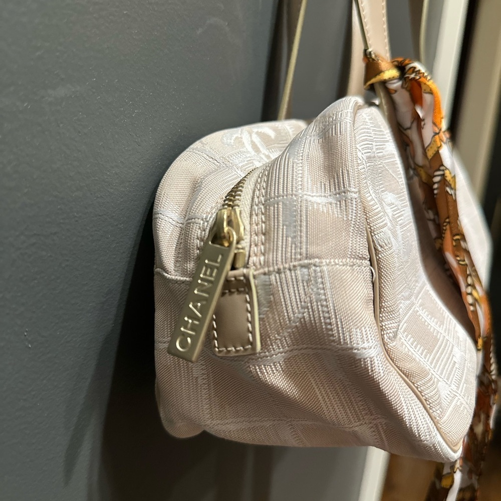 Chanel Handbag | Authentic Chanel Shoulder Bag | Authenticity card included - Picture 3 of 16